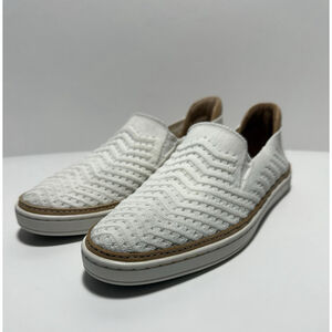 UGG Women's Size 7 White/Tan Knit Sammy Chevron Slip-On Sneakers S/N 1102560